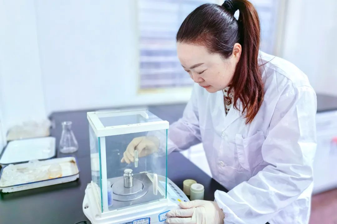 【宜化榜樣】股份公司黃冬燕：立足分析崗位，爭當(dāng)技術(shù)能手(圖3)