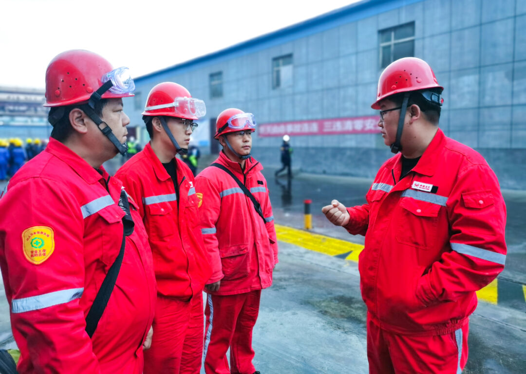 新疆宜化：直擊大修一線，看他們奮戰(zhàn)的身影(圖8)