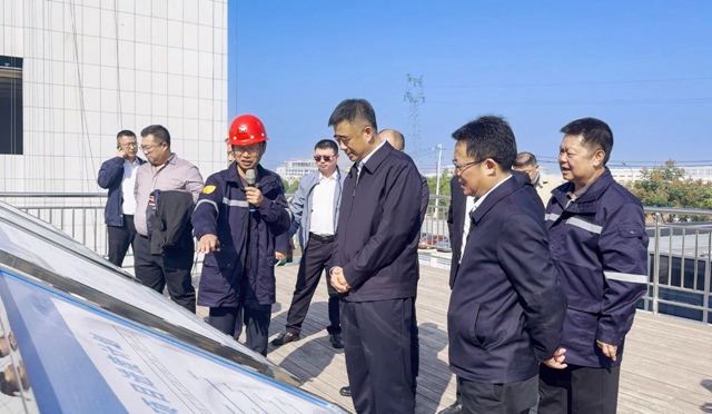 黑龍江省供銷合作社理事會(huì)主任趙勵(lì)軍、倍豐集團(tuán)董事長徐陽一行到訪宜化集團(tuán)