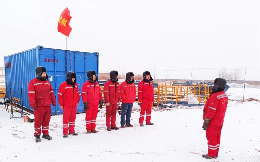 迎寒風(fēng)戰(zhàn)冰雪,化機(jī)公司鏖戰(zhàn)綠色甲醇項目建設(shè)一線(圖2) 圖片