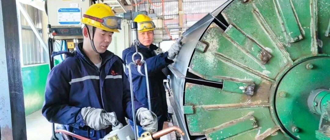 青海宜化電石分廠電極殼班：加強標準化建設，保障電石爐長周期穩(wěn)定運行